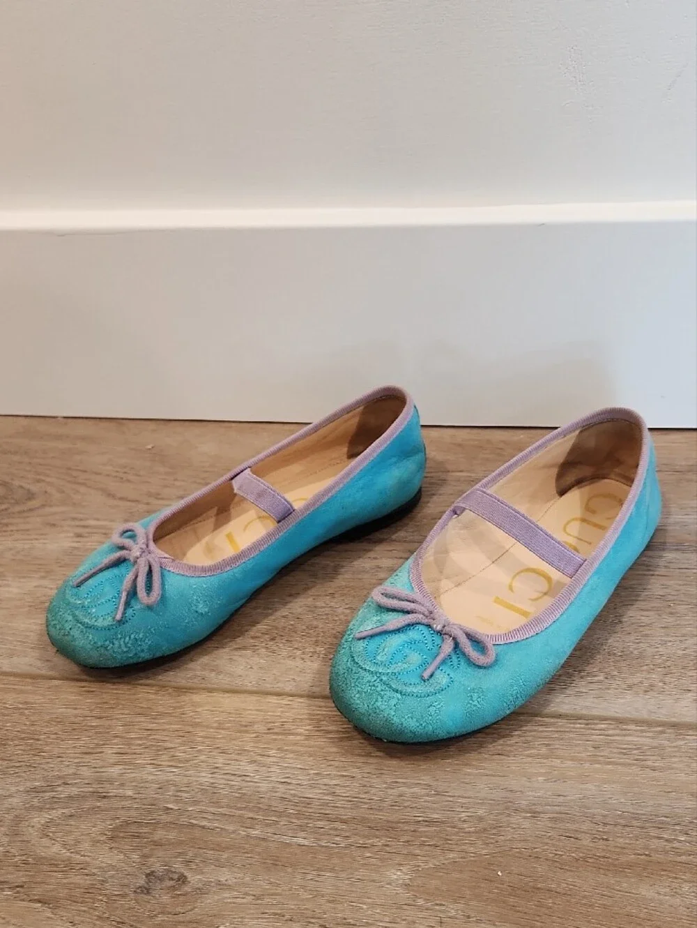 Gucci Girls' Turquoise Suede Ballet Flats with Pink Trim Size 30